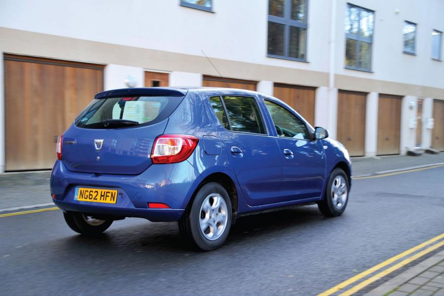  Dacia Sandero Laureate 2013 года  (UK) (фото 24 из 24)